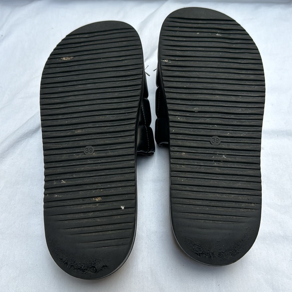 H&M Quilted Pool Shoes - Picture 4 of 7